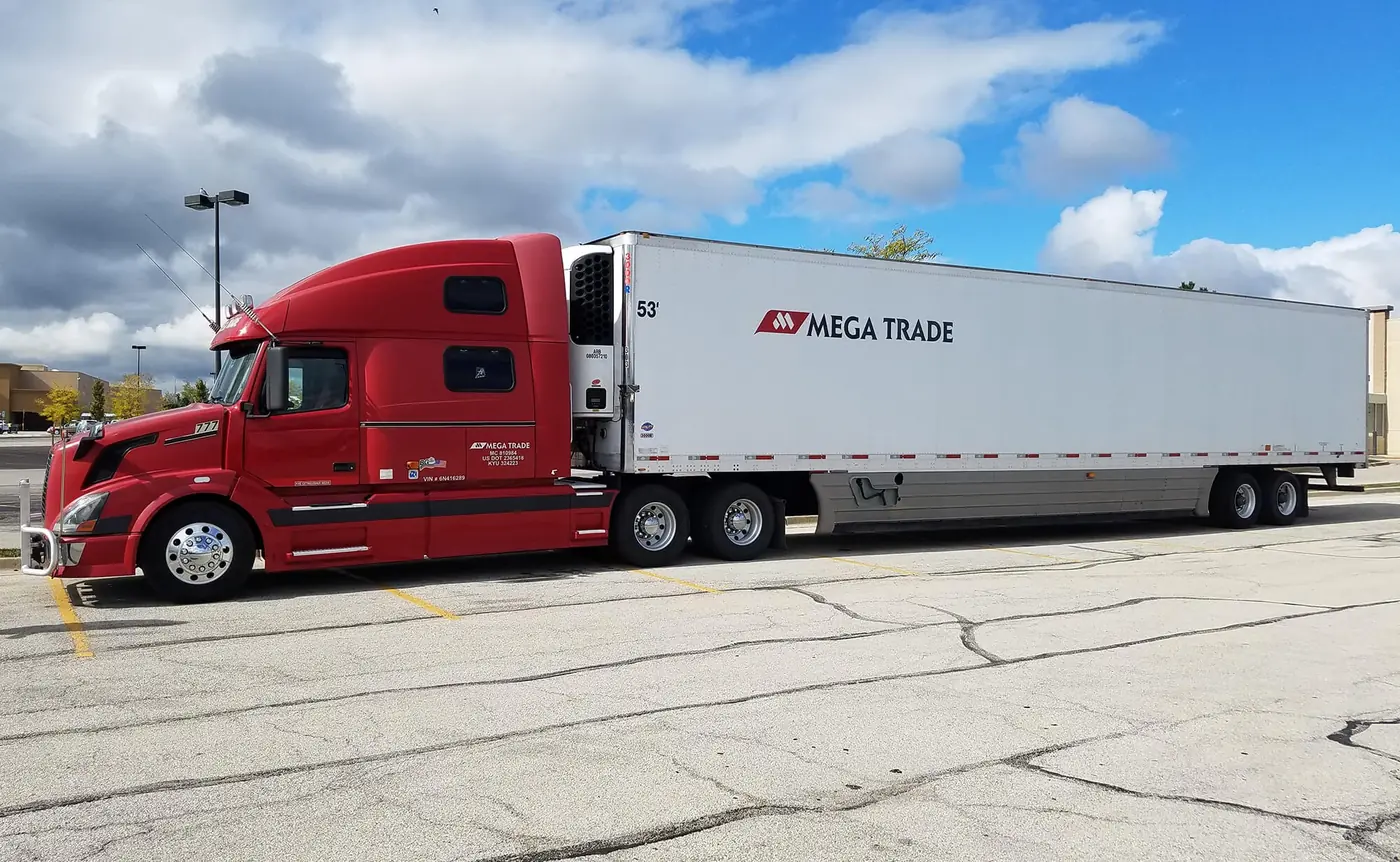 Mega Trade reefer trailer with Thermo King unit